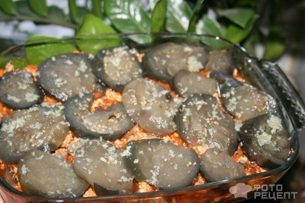 Рецепт: Греческая мусака - С маринованными баклажанами и фаршем из куриного филе