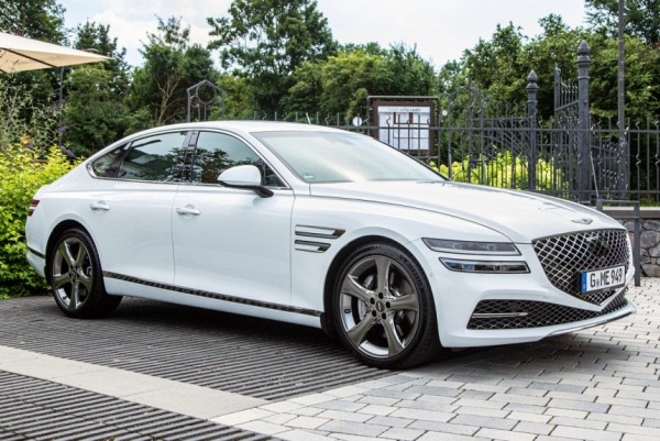 Новинки Genesis в России: дизельный G80, роскошный GV80