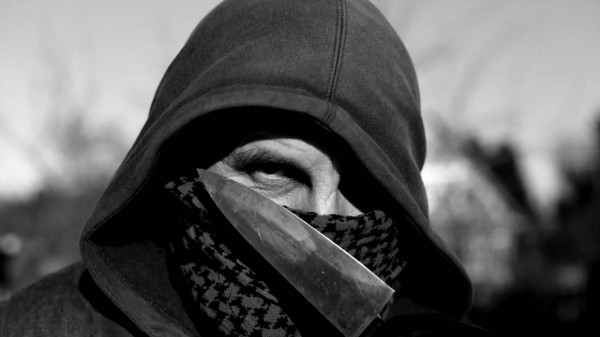 Сдающие в аренду жилье девушки стали жертвами маньяка в Ростовской области