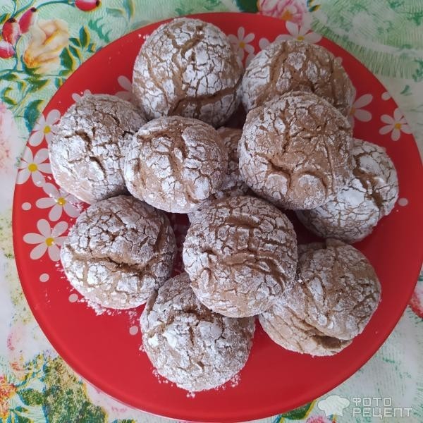 Рецепт: Печенье шоколадное - в сахарной пудре