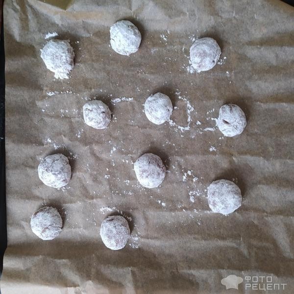 Рецепт: Печенье шоколадное - в сахарной пудре