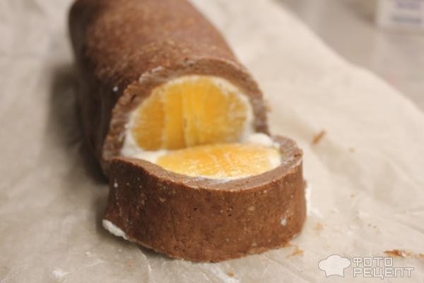 Рецепт: Шоколадный рулет без выпечки - с мандаринами внутри!