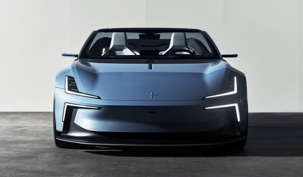 Спорткар Polestar O2 &mdash; со стеклянной крышей и квадрокоптером