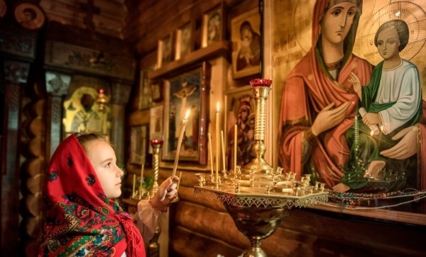 Как нужно обращаться к иконам для помощи и защиты