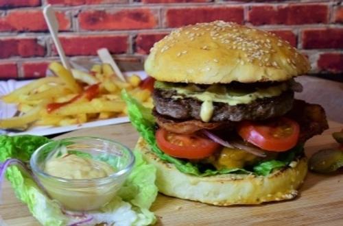 Компания Burger King приостанавливает корпоративную поддержку рынка России