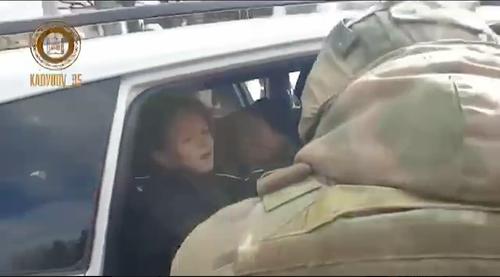 Мать раненого украинскими националистами ребёнка обратилась за помощью к чеченским спецназовцам