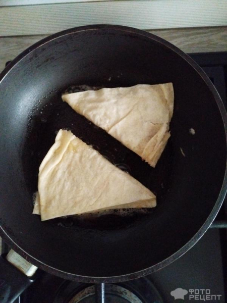 Рецепт: Лепешки с начинкой из пюре картофеля - По-домашнему на сковороде.