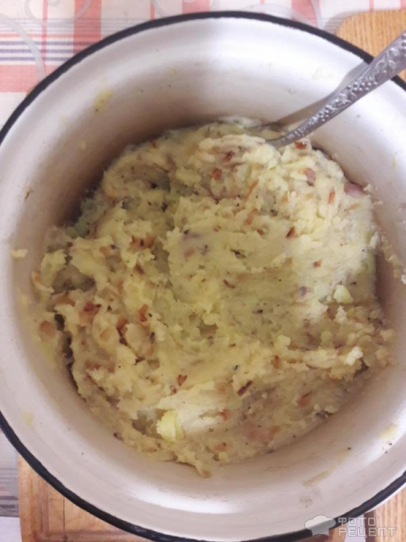 Рецепт: Лепешки с начинкой из пюре картофеля - По-домашнему на сковороде.