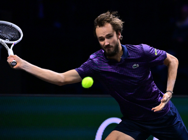 Медведев выиграл первый матч в 30 лет: впереди Циципас и эксперимент в Индиан-Уэллсе