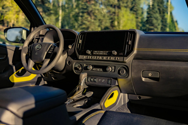 Nissan обновил пикап Frontier и показал его спецверсию для кемпинга