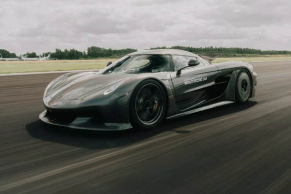 Koenigsegg Jesko Absolut установил новые рекорды Koenigsegg Jesko Absolut установил новые рекорды