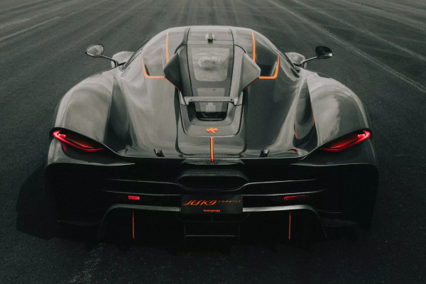 Koenigsegg Jesko Absolut установил новые рекорды Koenigsegg Jesko Absolut установил новые рекорды