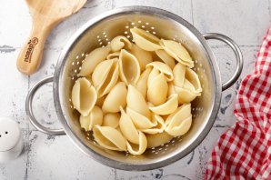 Фаршированные макароны-ракушки