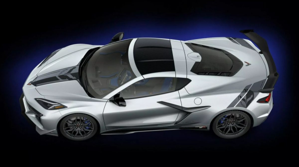 Мотор GM V8 5.5 LT6: спецверсия Chevrolet Corvette и суперкар Flkon из ОАЭ