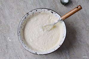 Заливной пирог с консервированной рыбой